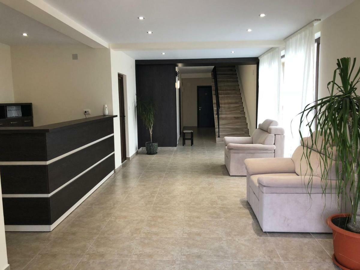 Eden Blue Hotel Костинещи Екстериор снимка