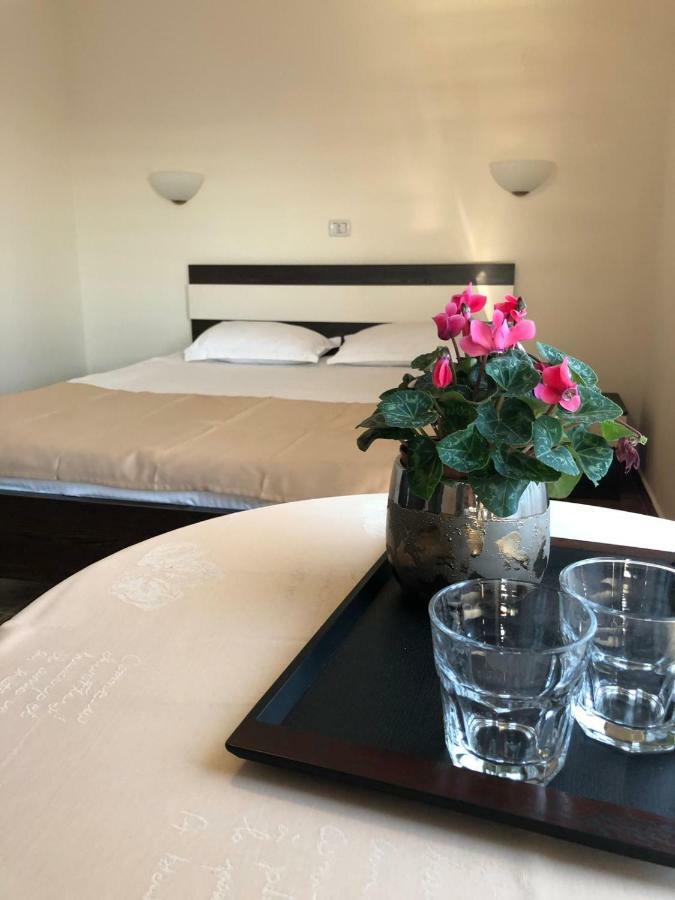 Eden Blue Hotel Костинещи Екстериор снимка
