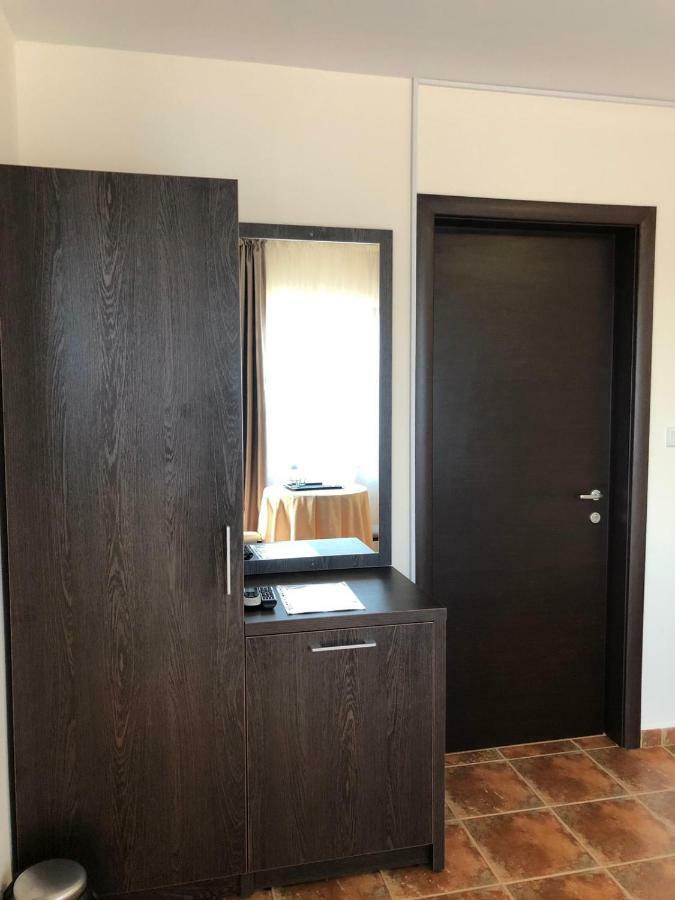 Eden Blue Hotel Костинещи Екстериор снимка