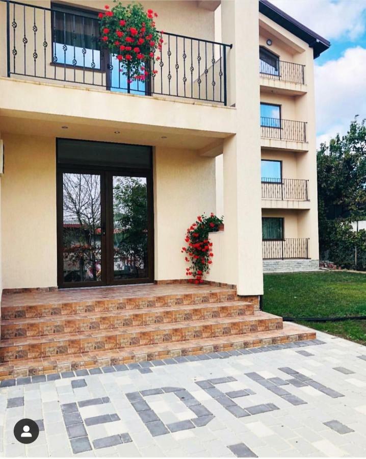 Eden Blue Hotel Костинещи Екстериор снимка